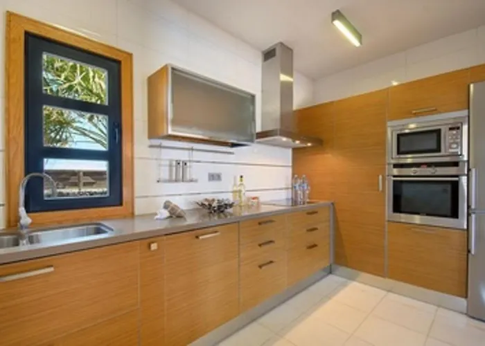 Villa Sleeps 6 With Sauna Playa Blanca (Lanzarote)