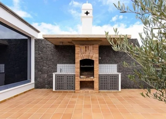 Sleeps 6 With Sauna Playa Blanca (Lanzarote)