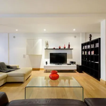 Beautiful 5-bed In Villa Playa Blanca (Lanzarote)