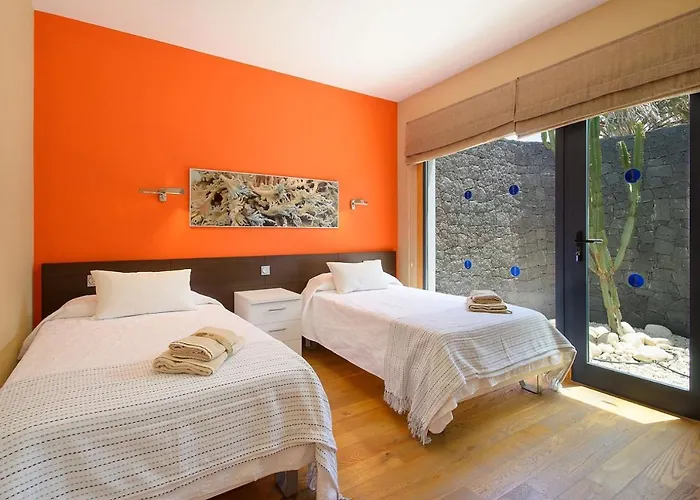 Sleeps 6 With Sauna Villa Playa Blanca