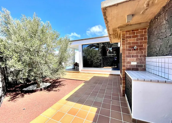 Sleeps 6 With Sauna Villa