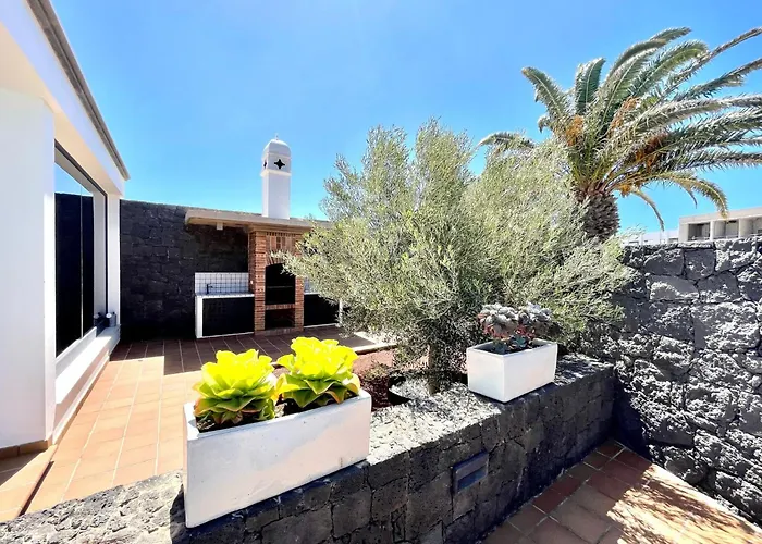 Villa Sleeps 6 With Sauna *