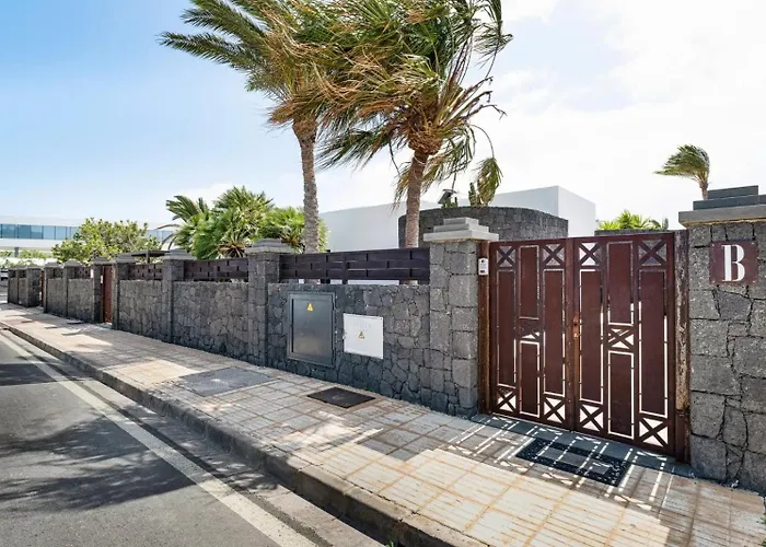 Villa Sleeps 6 With Sauna Playa Blanca