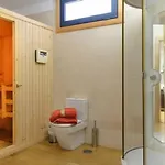 Sleeps 6 With Pool Private & Sauna Villa *