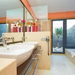 Villa Sleeps 6 With Pool Private & Sauna