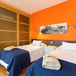 Sleeps 6 With Pool Private & Sauna