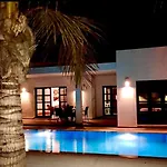 Sleeps 6 With Pool Private & Sauna * Playa Blanca (Lanzarote)