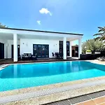 Sleeps 6 With Pool Private & Sauna * Playa Blanca (Lanzarote)