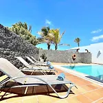 Sleeps 6 With Pool Private & Sauna Playa Blanca (Lanzarote)