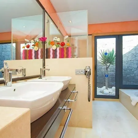 Βίλα Sleeps 6 With Pool Private & Sauna