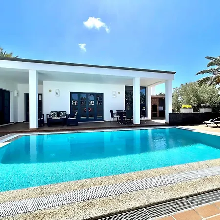 Sleeps 6 With Pool Private & Sauna * Πλάγια Μπλάνκα