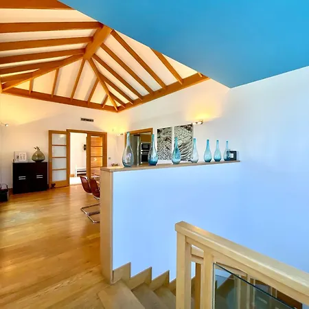 Sleeps 6 With Pool Private & Sauna * Πλάγια Μπλάνκα