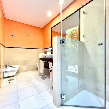 Sleeps 6 With Pool Private & Sauna Βίλα *