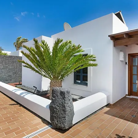 Sleeps 6 With Pool Private & Sauna * Playa Blanca (Lanzarote)