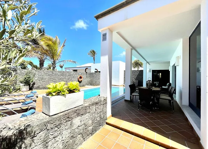 Sleeps 6 With Sauna Villa