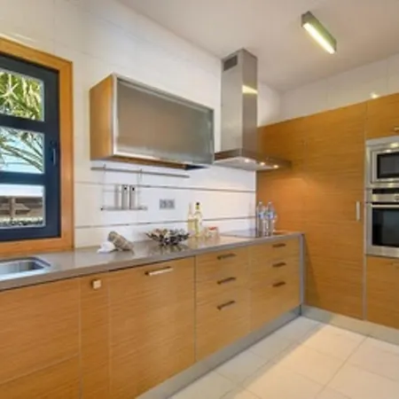 别墅 Sleeps 6 With Pool Private & Sauna 普拉亚布兰卡
