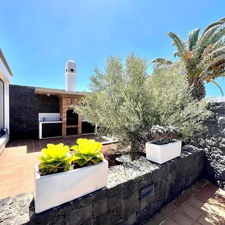 Villa Sleeps 6 With Pool Private & Sauna *