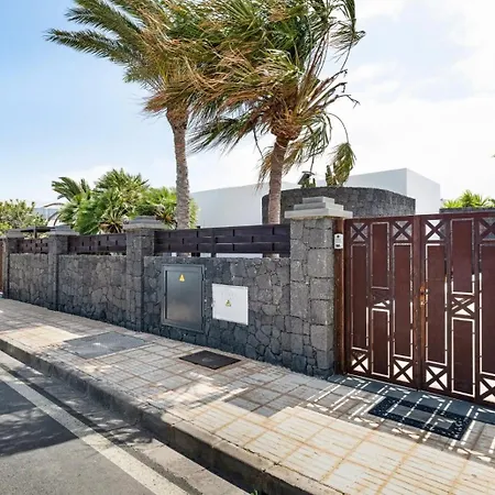 Villa Sleeps 6 With Pool Private & Sauna Playa Blanca