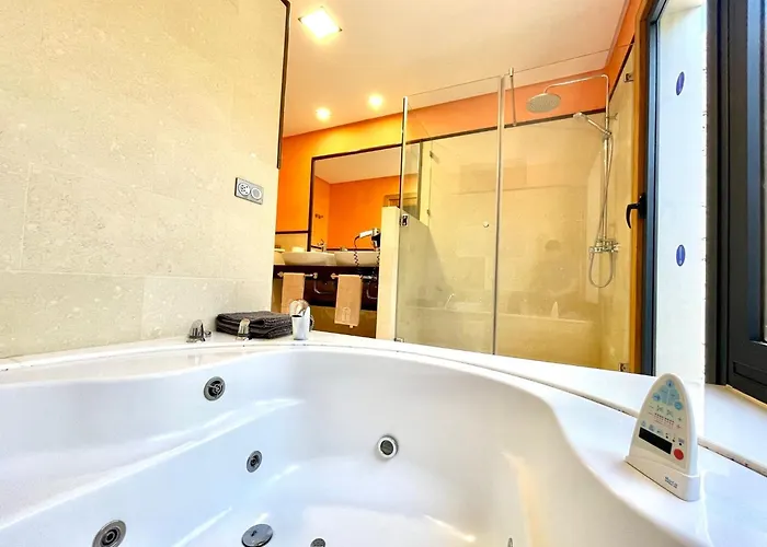 Sleeps 6 With Sauna *